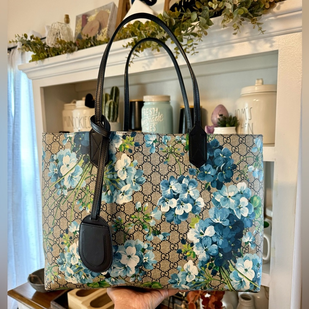 🌸SOLD🌸Gucci Blooms Medium Reversible Tote